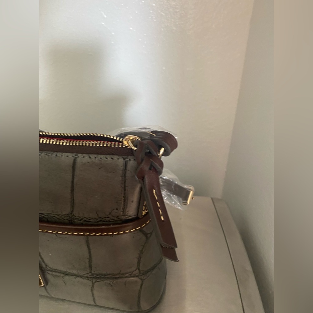 DOONEY AND BURKE..Gray Croc-Embossed Crossbody Bag - Picture 7 of 16